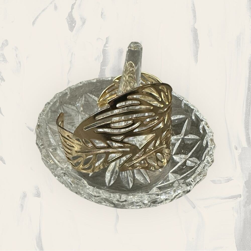 Gold Leaf Filigree Cuff Bracelet Women's Wide Metal Cutout Pattern‎ Bangle